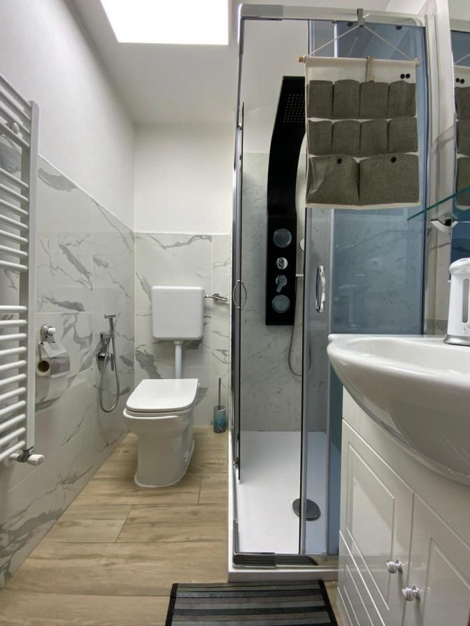Casa Camelie Apartment เจนัว ภายนอก รูปภาพ
